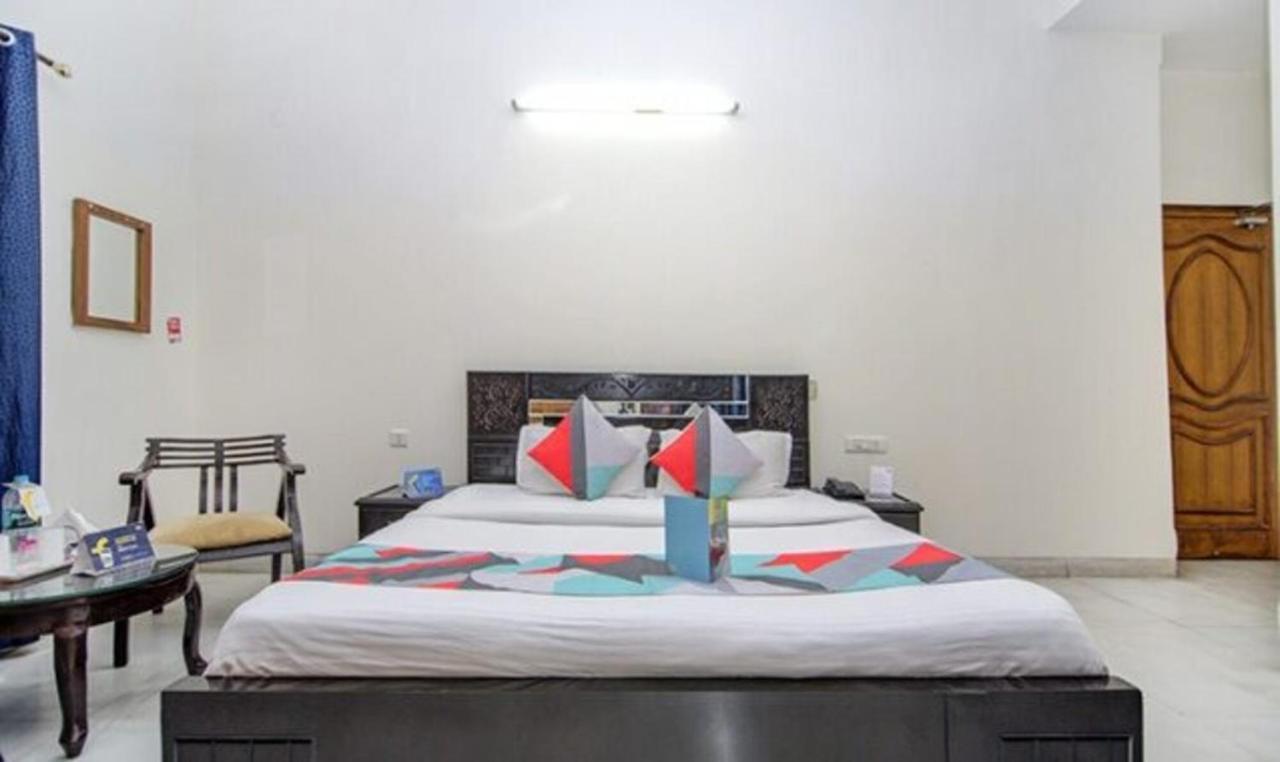 Hotel Fabexpress Ashray Noida Esterno foto