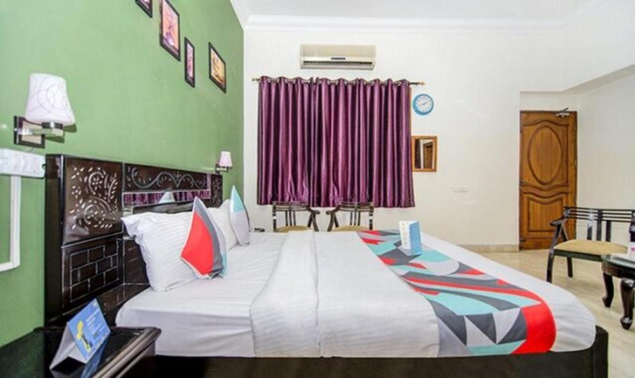 Hotel Fabexpress Ashray Noida Esterno foto