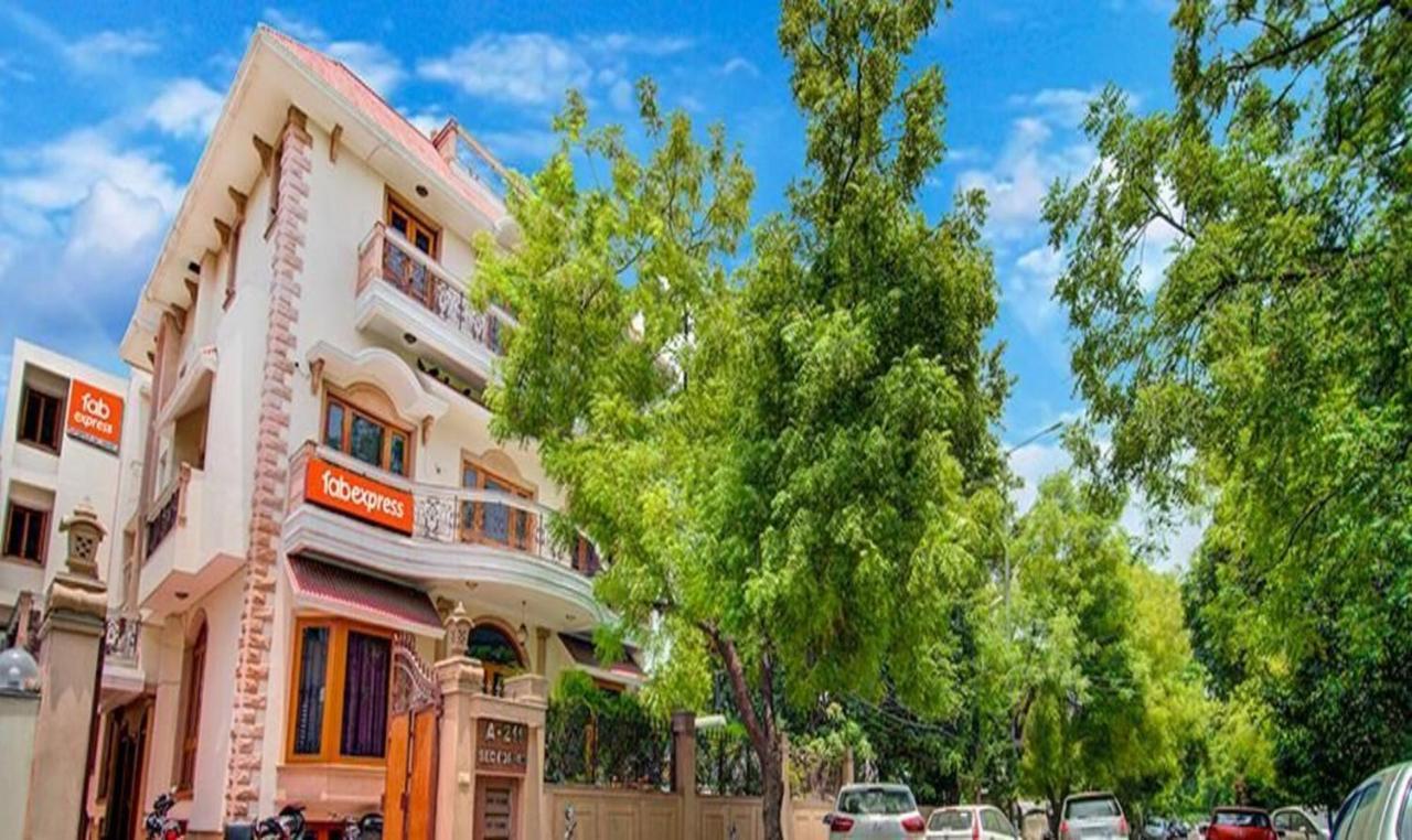 Hotel Fabexpress Ashray Noida Esterno foto