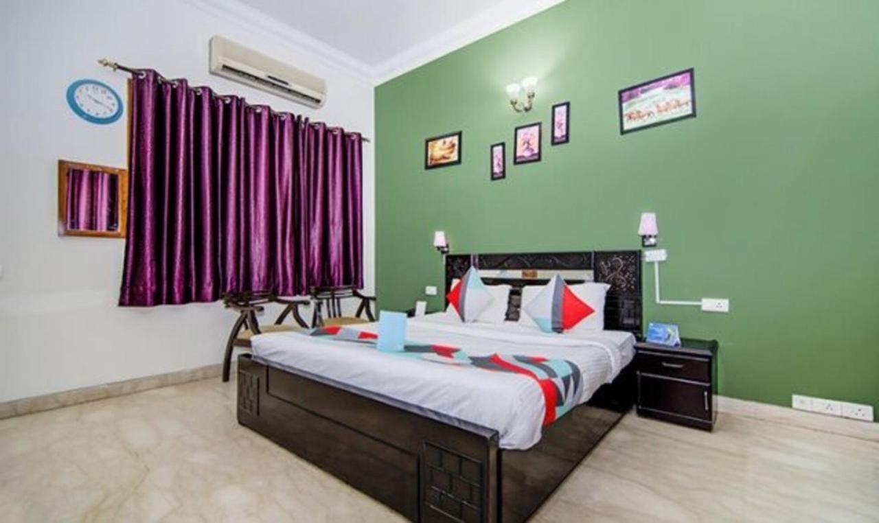 Hotel Fabexpress Ashray Noida Esterno foto