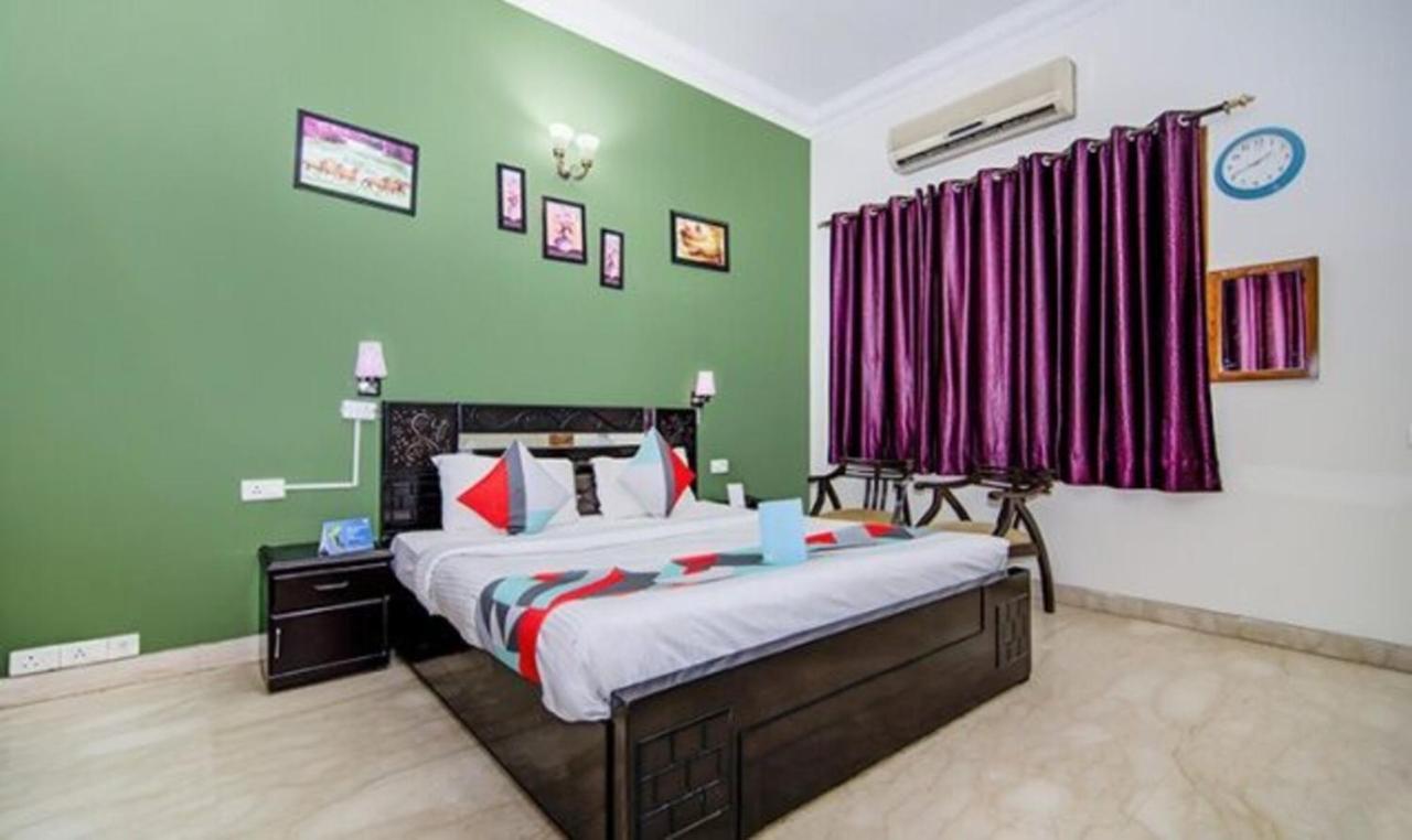 Hotel Fabexpress Ashray Noida Esterno foto