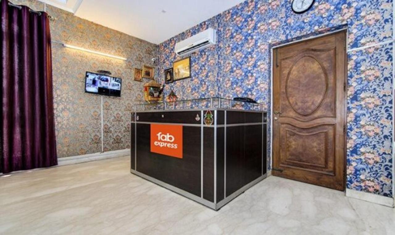 Hotel Fabexpress Ashray Noida Esterno foto