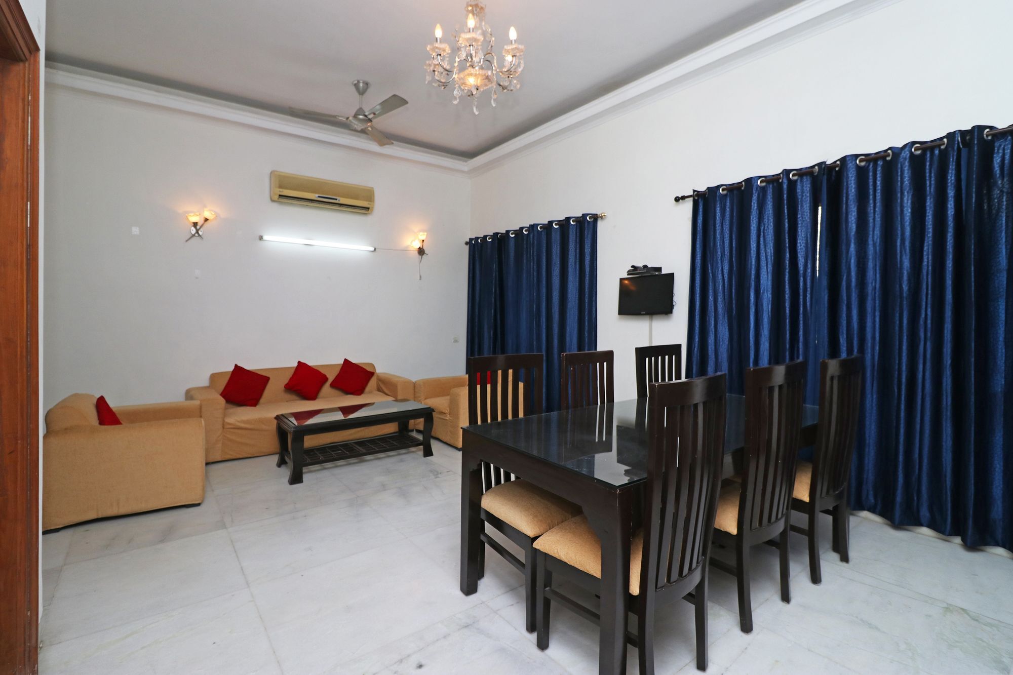 Hotel Fabexpress Ashray Noida Esterno foto