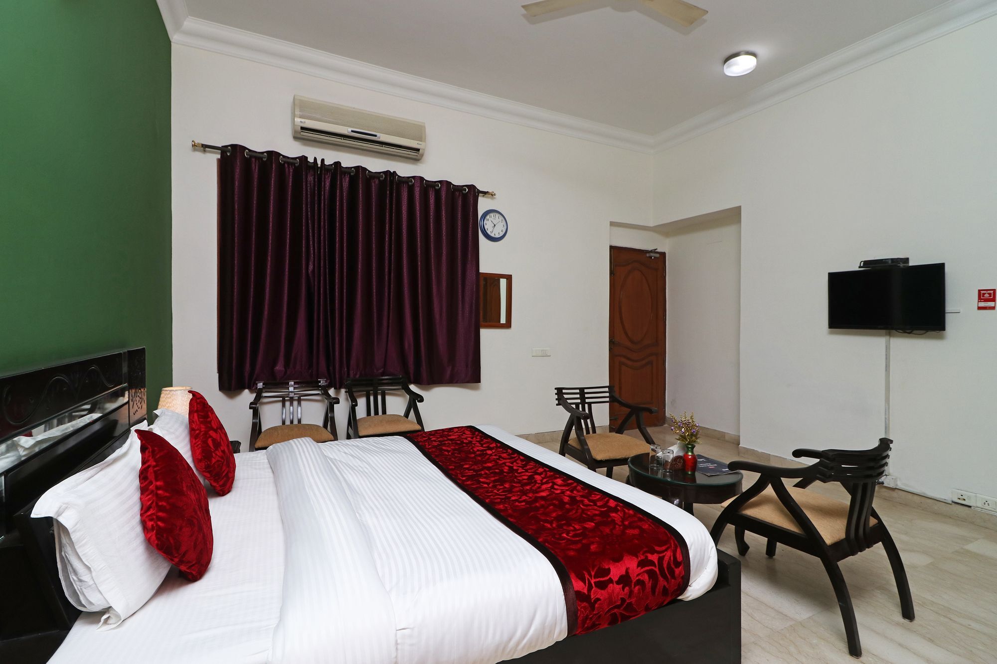 Hotel Fabexpress Ashray Noida Esterno foto