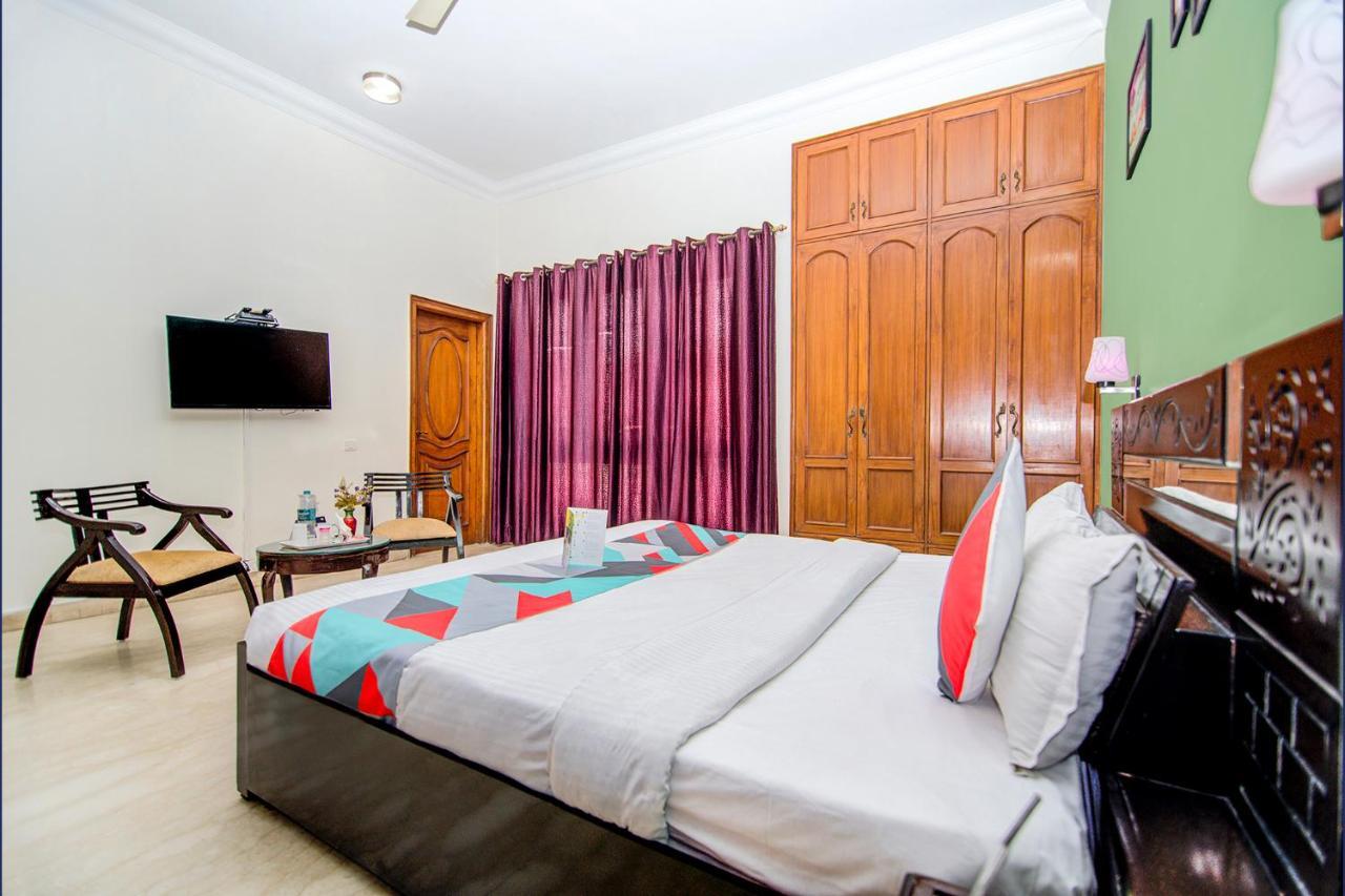Hotel Fabexpress Ashray Noida Esterno foto